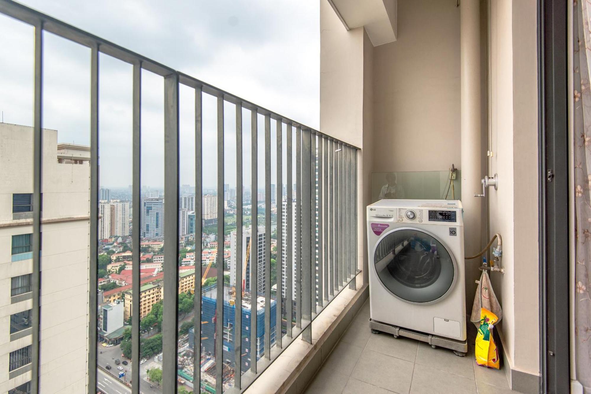 Lakeside High Floor Vinhomes D'capitale C2 *